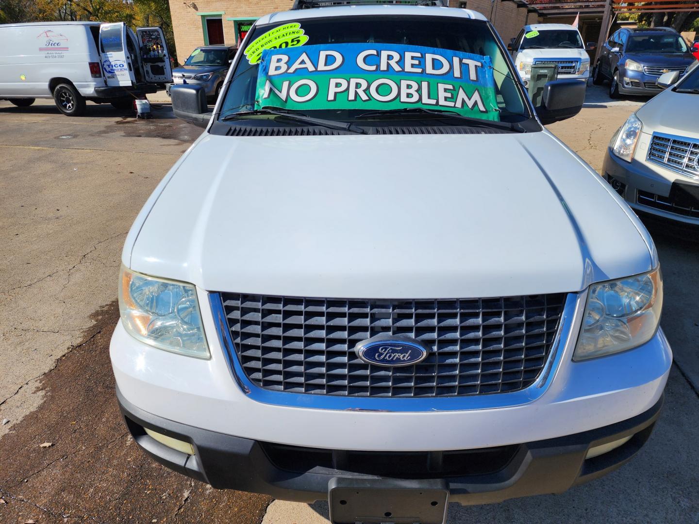 2005 WHITE Ford Expedition XLT (1FMPU15555L) with an V8 engine, AUTO transmission, located at 2660 S.Garland Avenue, Garland, TX, 75041, (469) 298-3118, 32.885551, -96.655602 - Welcome to DallasAutos4Less, one of the Premier BUY HERE PAY HERE Dealers in the North Dallas Area. We specialize in financing to people with NO CREDIT or BAD CREDIT. We need proof of income, proof of residence, and a ID. Come buy your new car from us today!! This is a Super Clean 2005 FORD EXPED - Photo#8